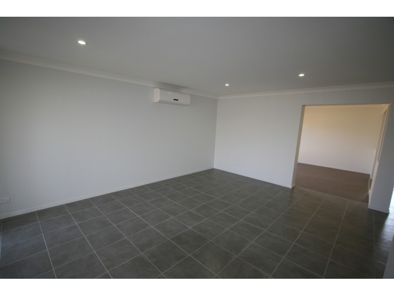 5 Fiery Street, Brassall QLD 4305