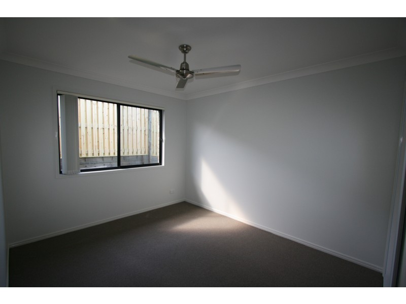 5 Fiery Street, Brassall QLD 4305