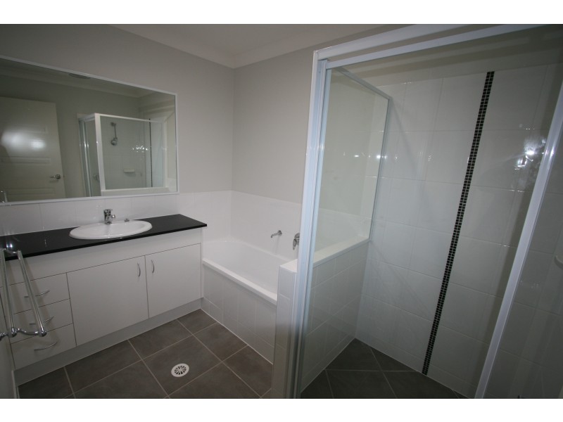 5 Fiery Street, Brassall QLD 4305