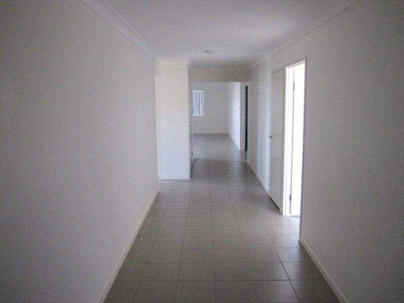 6 Heron Close, Lowood QLD 4311