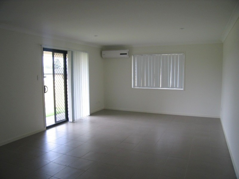 6 Heron Close, Lowood QLD 4311