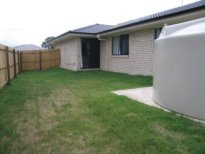 6 Heron Close, Lowood QLD 4311