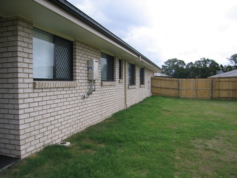 6 Heron Close, Lowood QLD 4311