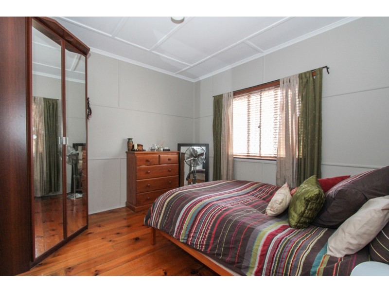 26 Woodford Street, One Mile QLD 4305