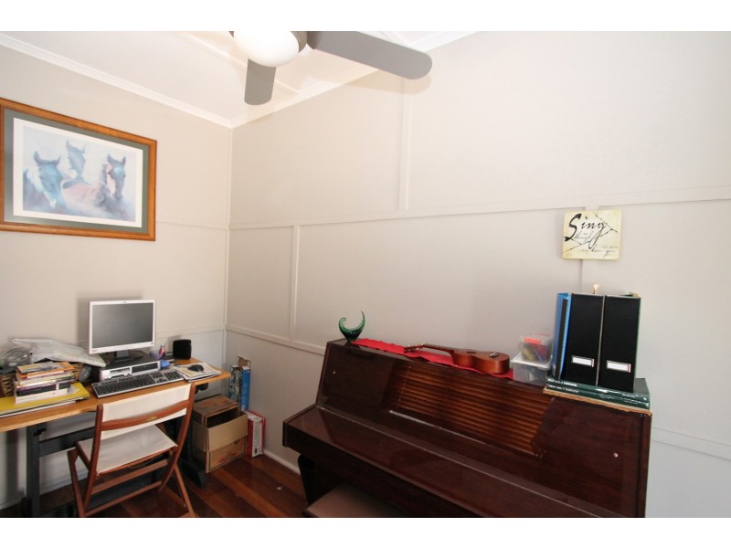 26 Woodford Street, One Mile QLD 4305