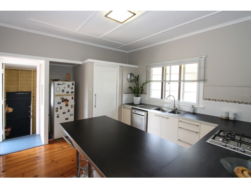 26 Woodford Street, One Mile QLD 4305
