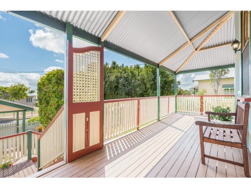 111 Glebe Road, Silkstone QLD 4304