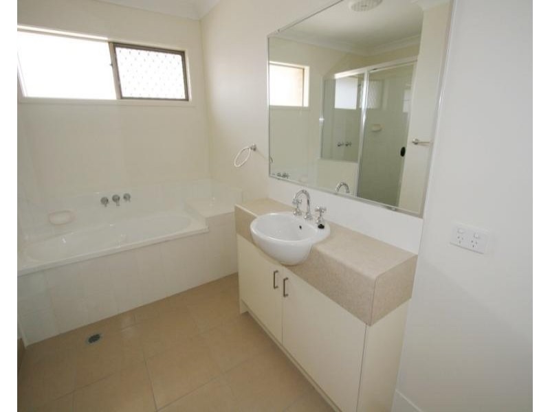 6 Armani Avenue, Wulkuraka QLD 4305