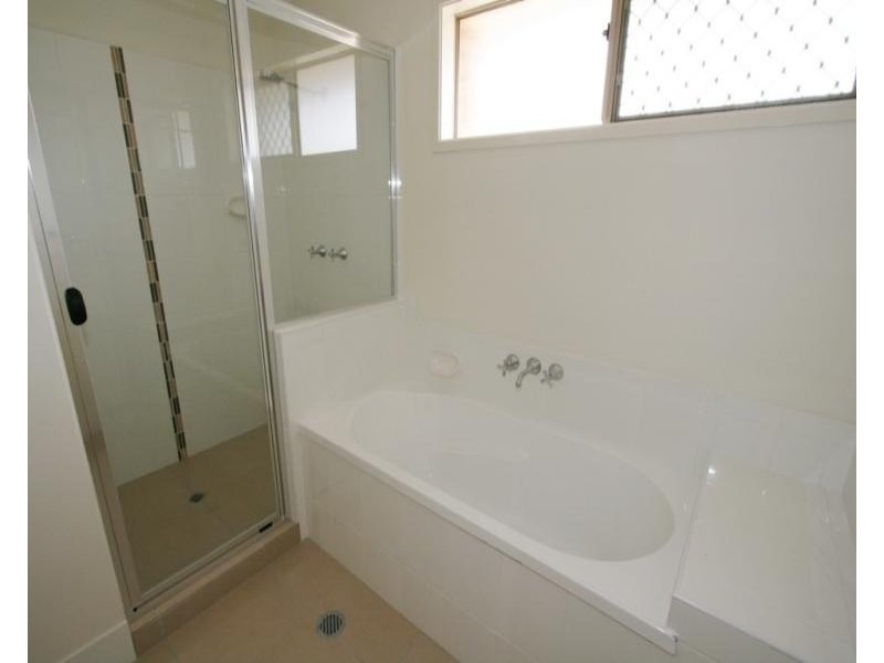 6 Armani Avenue, Wulkuraka QLD 4305