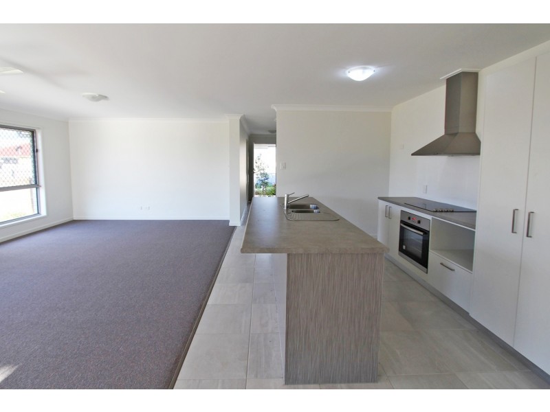77 Tawney Street, Lowood QLD 4311