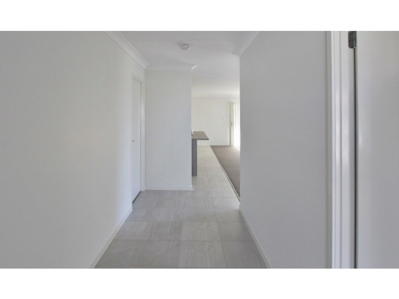77 Tawney Street, Lowood QLD 4311