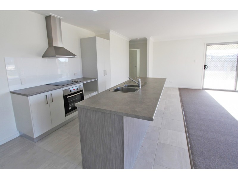 77 Tawney Street, Lowood QLD 4311