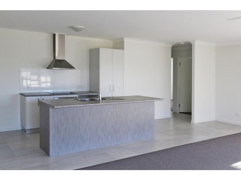 77 Tawney Street, Lowood QLD 4311