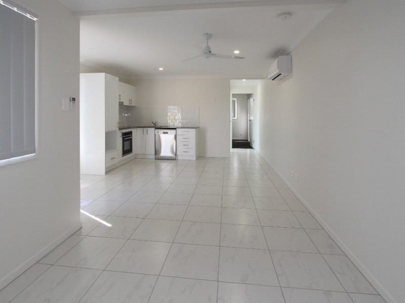 2/6 Soho Drive, Deebing Heights QLD 4306