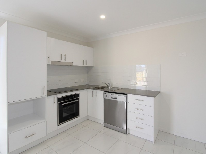 2/6 Soho Drive, Deebing Heights QLD 4306