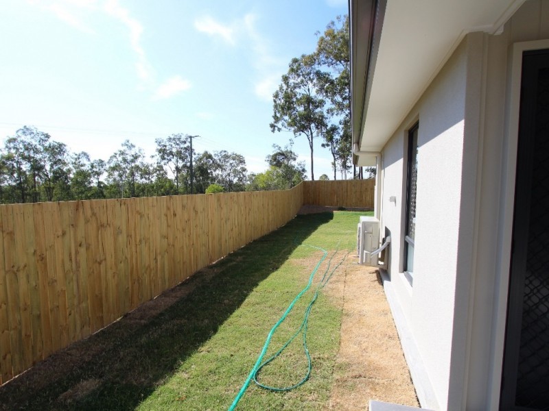 2/6 Soho Drive, Deebing Heights QLD 4306