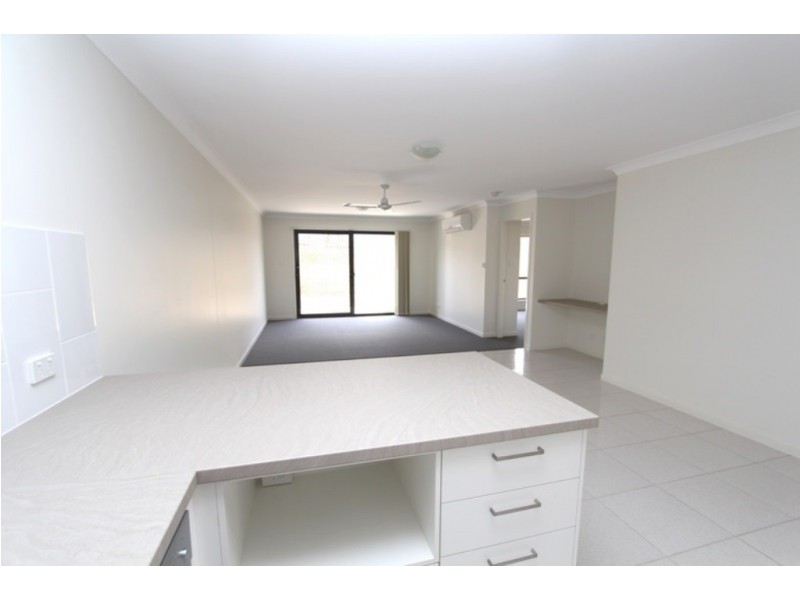 2/39 Tawney Street, Lowood QLD 4311