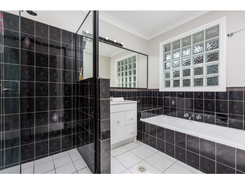 6 CRAIGERNE CLOSE, Brassall QLD 4305