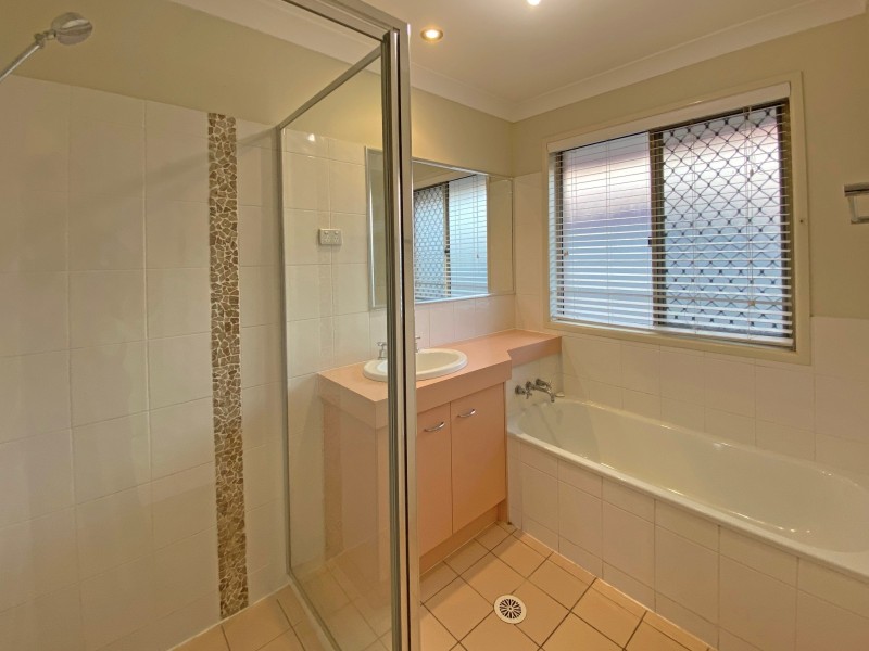 18 CONNEMARA COURT, Yamanto QLD 4305