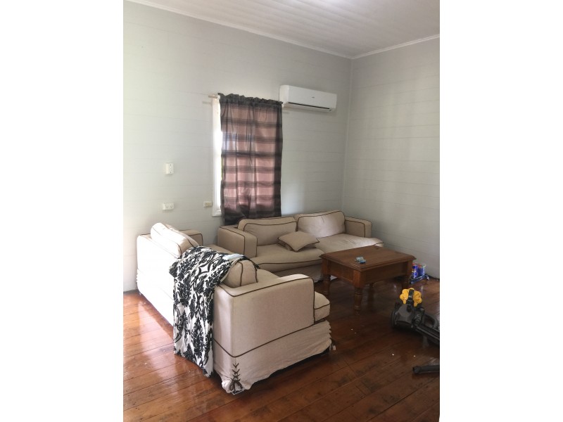 27 Fielding Road, College View QLD 4343