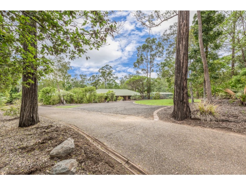107 Velvet Street, Pine Mountain QLD 4306