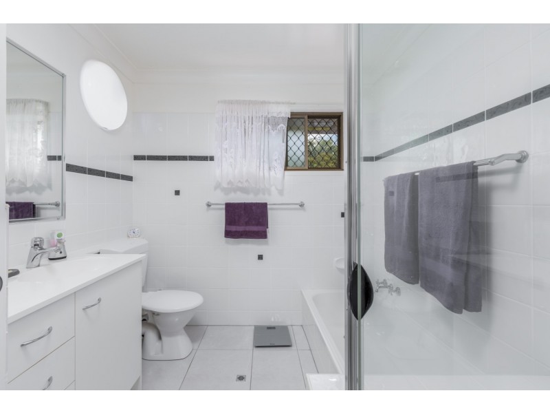 107 Velvet Street, Pine Mountain QLD 4306