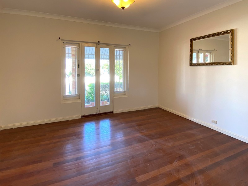 160 WHITEHILL ROAD, Raceview QLD 4305