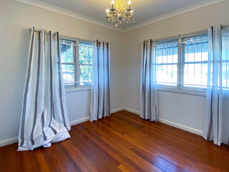 160 WHITEHILL ROAD, Raceview QLD 4305