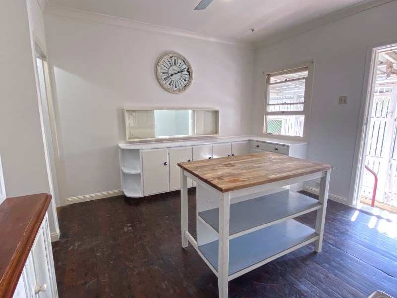 160 WHITEHILL ROAD, Raceview QLD 4305