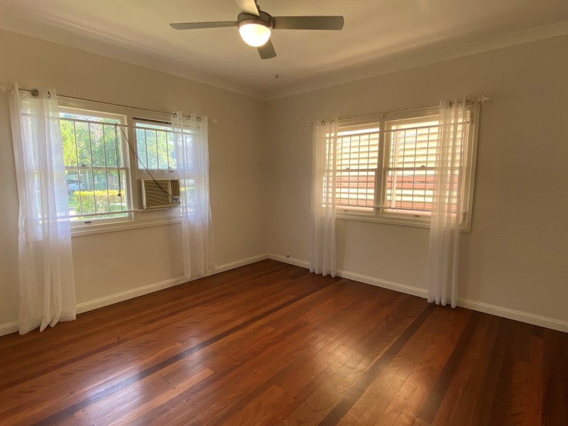 160 WHITEHILL ROAD, Raceview QLD 4305