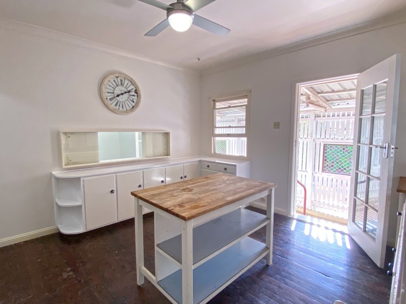 160 WHITEHILL ROAD, Raceview QLD 4305