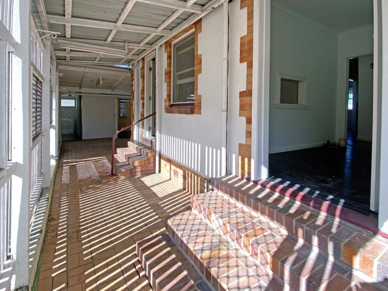 160 WHITEHILL ROAD, Raceview QLD 4305
