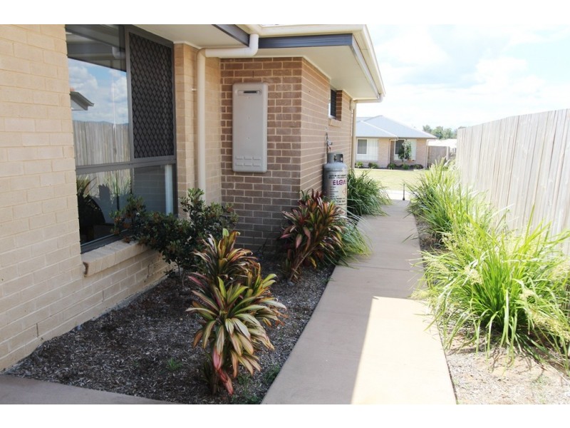 1/7 Kestrel Street, Lowood QLD 4311