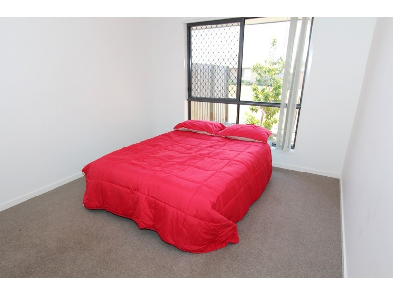 1/7 Kestrel Street, Lowood QLD 4311