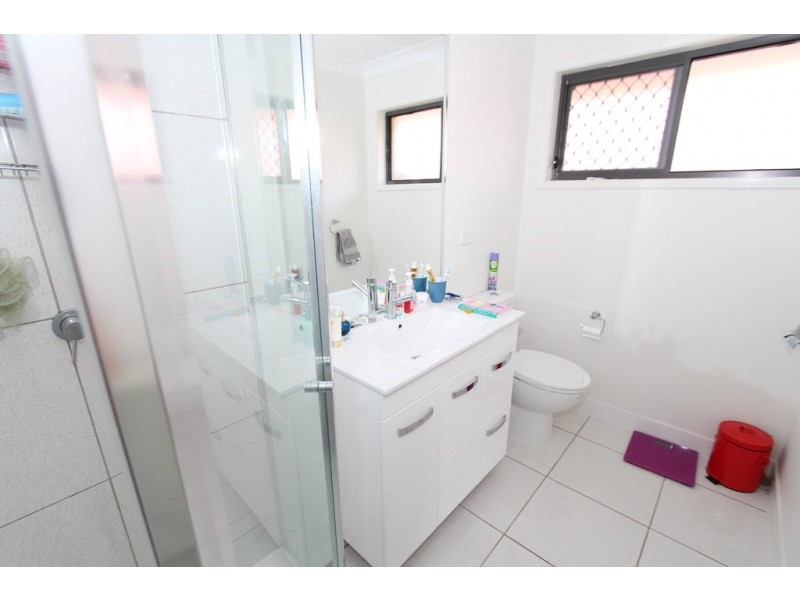 1/7 Kestrel Street, Lowood QLD 4311