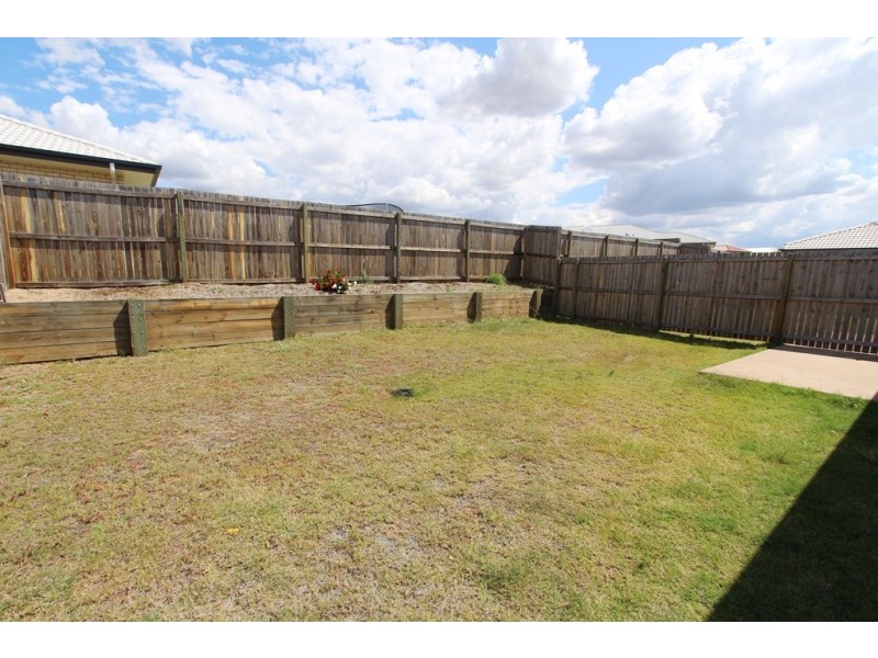 1/7 Kestrel Street, Lowood QLD 4311