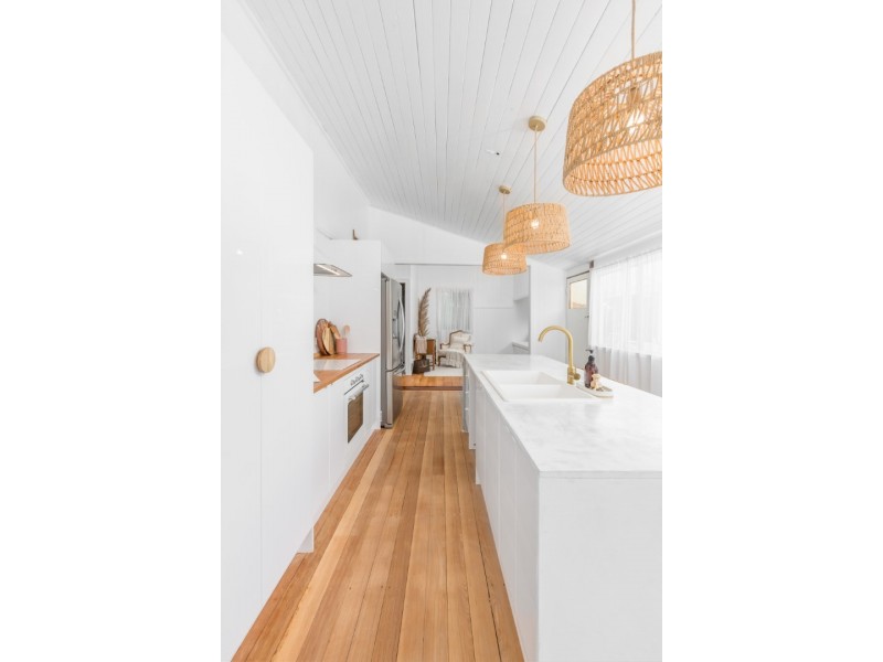 1 LAW STREET, Bundamba QLD 4304