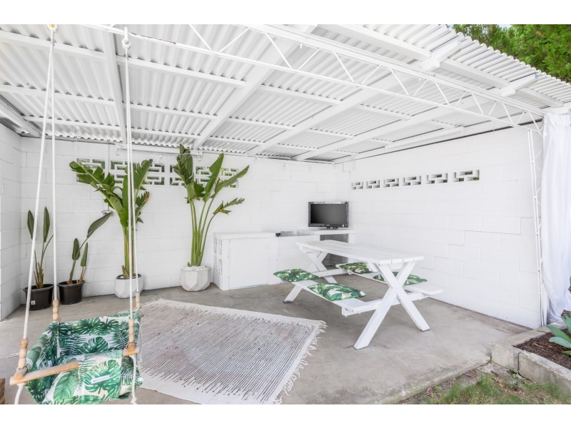 1 LAW STREET, Bundamba QLD 4304