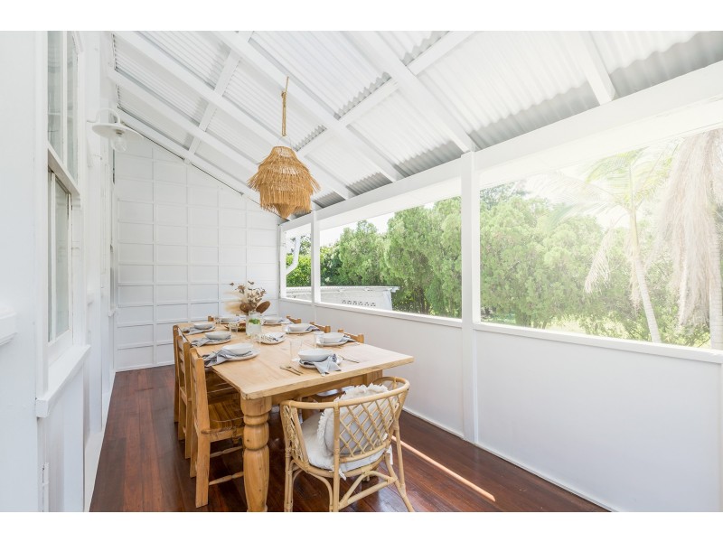 1 LAW STREET, Bundamba QLD 4304