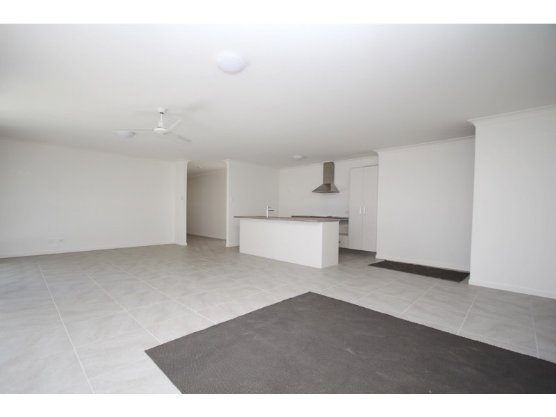 21 Mallard Street, Lowood QLD 4311
