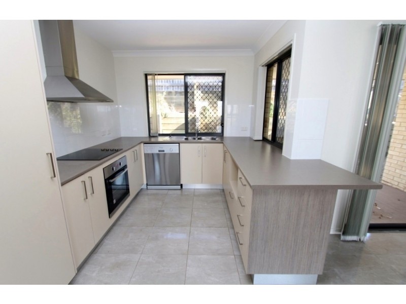 2/2 Osprey Court, Lowood QLD 4311