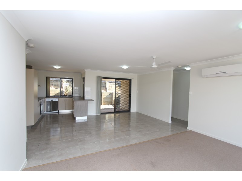 2/2 Osprey Court, Lowood QLD 4311