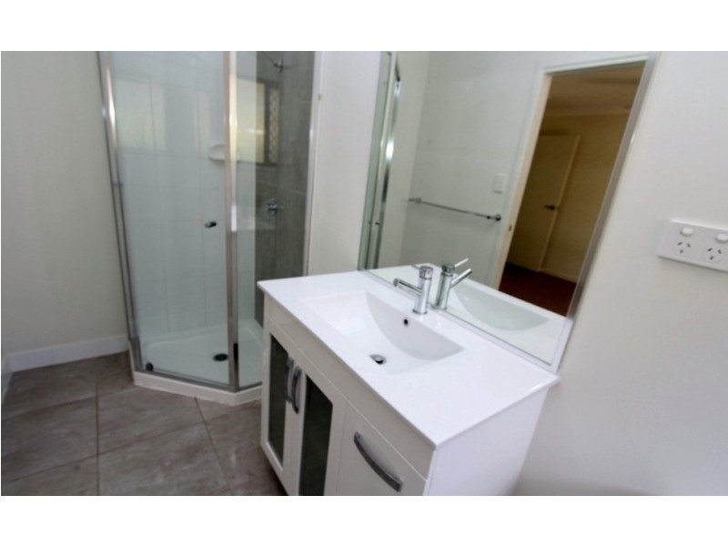 2/2 Osprey Court, Lowood QLD 4311