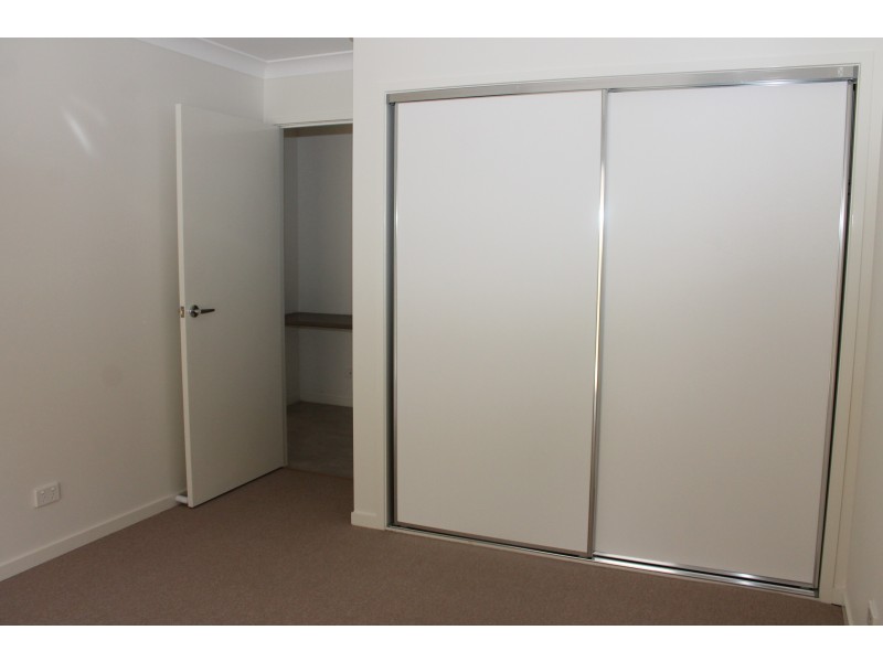 2/2 Osprey Court, Lowood QLD 4311