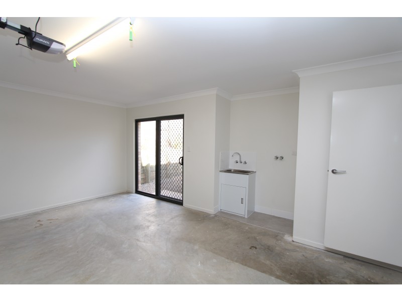 2/2 Osprey Court, Lowood QLD 4311