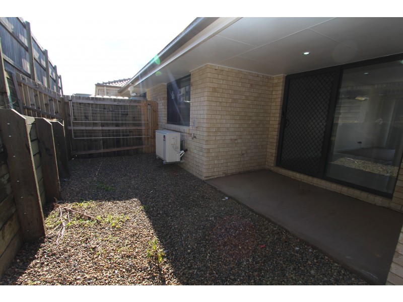 2/2 Osprey Court, Lowood QLD 4311