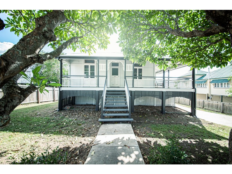 14 Blackstone Road, Newtown QLD 4305