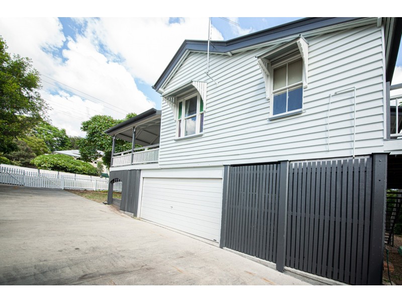 14 Blackstone Road, Newtown QLD 4305