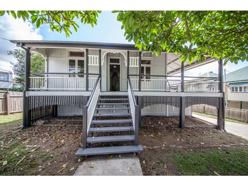 14 Blackstone Road, Newtown QLD 4305