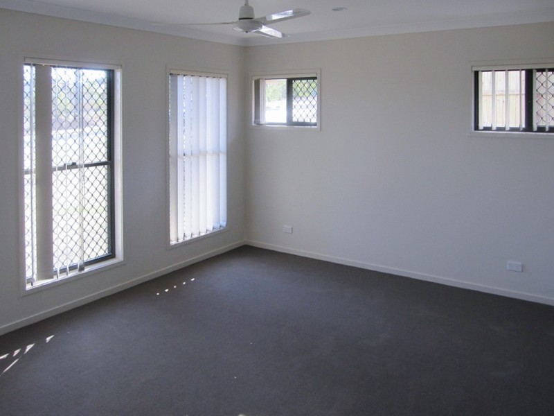 5 Kate Court, Chuwar QLD 4306